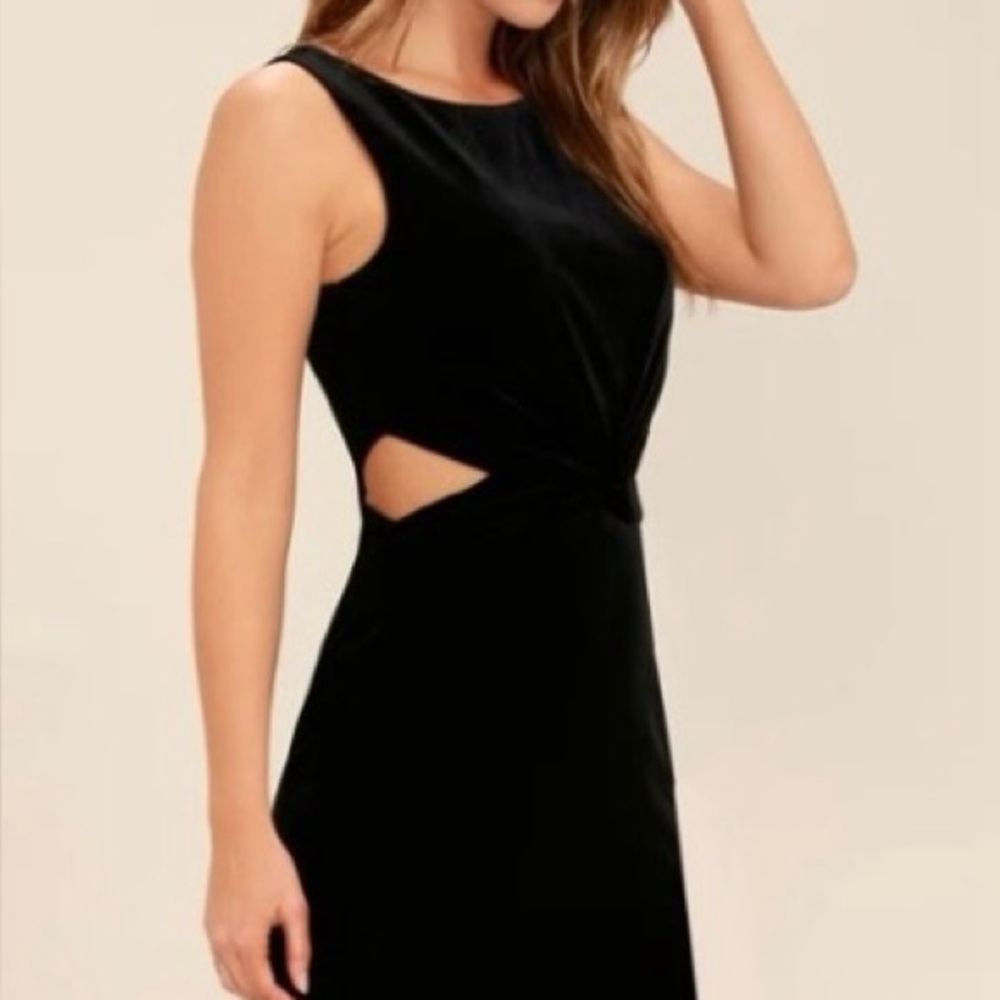 Lulu’s Black Velvet Size Small Sleeveless Cut Out Floor Length Dress